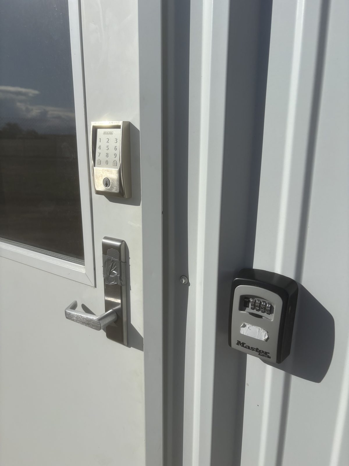 Commercial keypad lock and key lockbox for master key systems